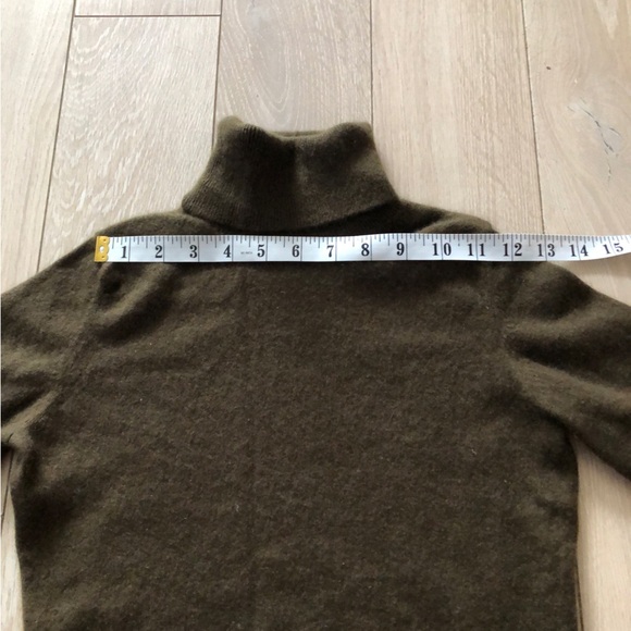 Uniqlo 100% Cashmere Turtleneck Sweater in Dark Olive Green Size XS - Picture 7 of 10